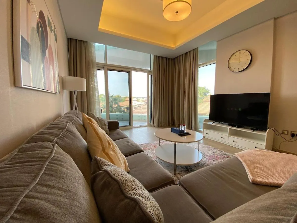 Entire House In Palm Jumeriah With Direct Access To The Beach Dubai